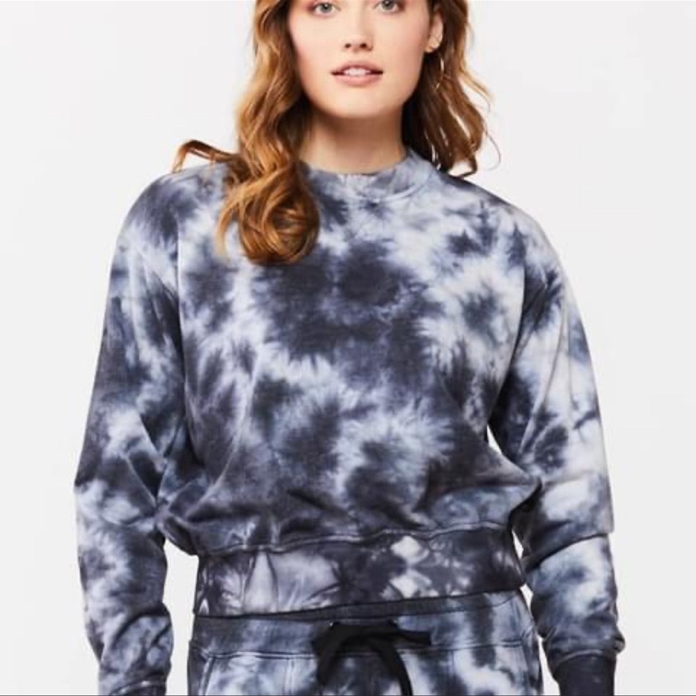 Women’s sweatsuit tie-dyed